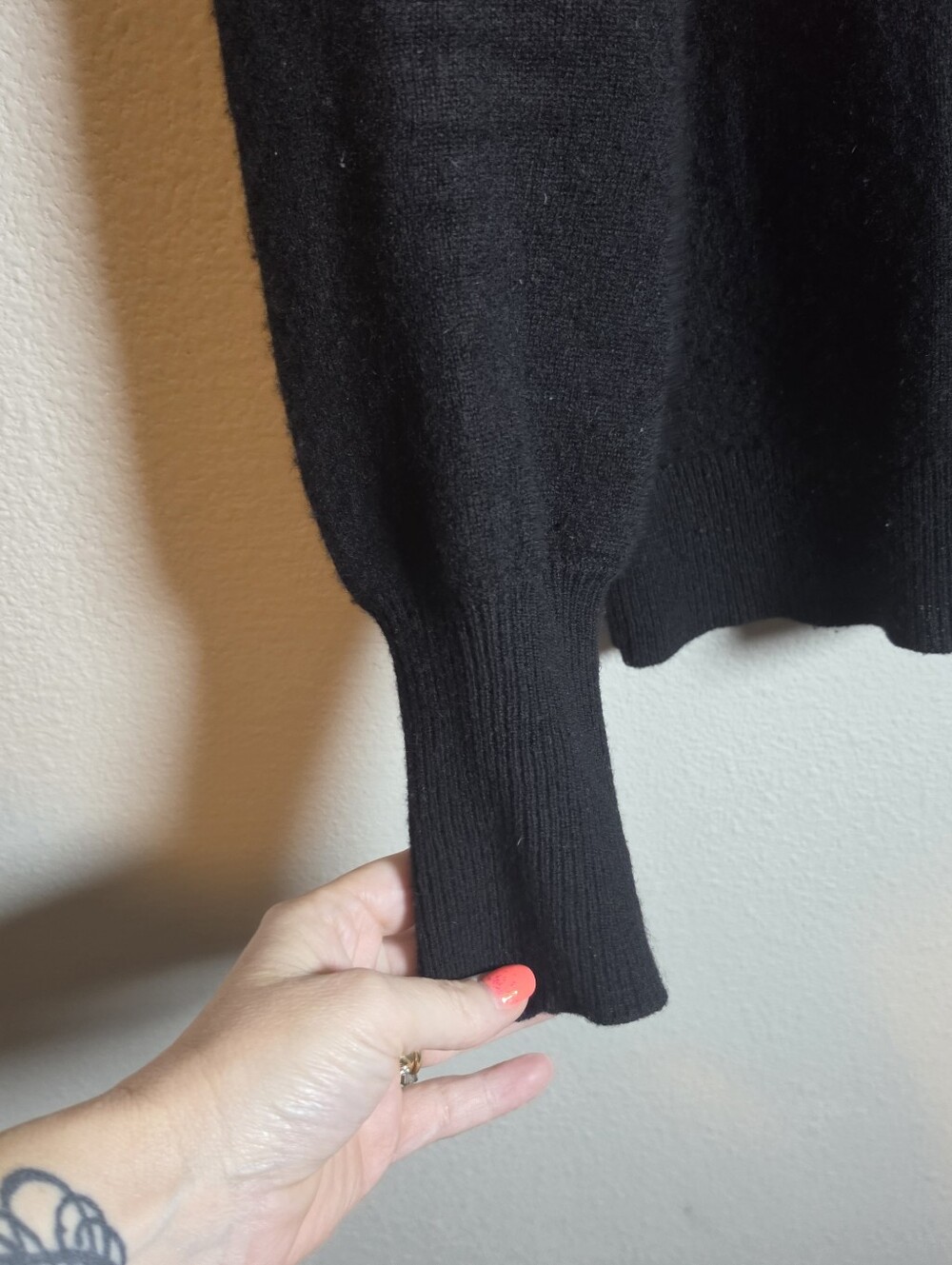 Veronica Beard 2021 Black Nelia Plain Cashmere Pullover Size Small **Flaw - Picture 5 of 10